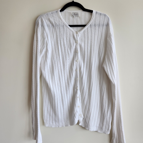 Vintage white cableknit button-up cardigan - Picture 2 of 5